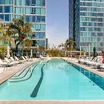 Lovely Upscale High Rise Private Parking & Pool