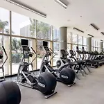 Lovely Upscale High Rise Private Parking & Pool