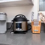 Modern 1Bd Apartment In Prime Location