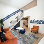 Serene 1-Br Home Ideal Stay For A Party Of 4