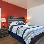 Luxe Apartment In Beverly Hills Sleeps 6