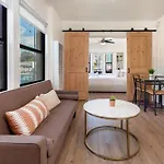 Chic 1Br Apartment In Lively Venice Area
