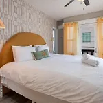 Venice Beach One Bedroom With Modern Comfort