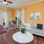 Chic And Modern 4-Bedroom Apt In Prime La Location