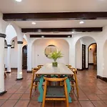 Lux Spanish Style Mansion 4Bd Ba,Dog House