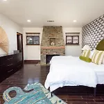 Lux Spanish Style Mansion 4Bd Ba,Dog House