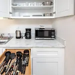 Modern And Spacious Home Near La Attractions Sleeps 10