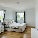 Contemporary Private Room 7