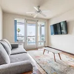 New 2Bed Upscale Apartment