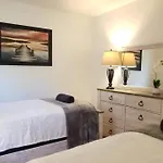 Luxury And Spacious 5 Bedroom Private House By Melrose Wifi Tv Backyard Free Parking Close To The Grove Hollywood Walk Of Fame