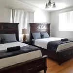 Luxury And Spacious 5 Bedroom Private House By Melrose Wifi Tv Backyard Free Parking Close To The Grove Hollywood Walk Of Fame