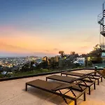 Modern 3 Bd Sunset Strip Jetliner View Villa