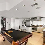 Modern 3 Bd Sunset Strip Jetliner View Villa