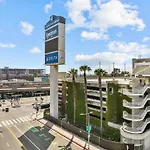 Large Dtla Townhome On-Site Free Parking, A Rooftop Gym, & A Pool