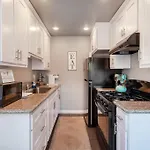 Ultimate Luxury Apt Near Dodgers Stadium