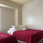 Spacious Private Los Angeles Bedroom With Ac & Wifi & Private Fridge Near Usc The Coliseum Exposition Park Bmo Stadium University Of Southern California