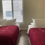 Spacious Private Los Angeles Bedroom With Ac & Wifi & Private Fridge Near Usc The Coliseum Exposition Park Bmo Stadium University Of Southern California