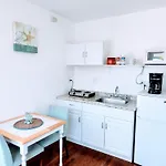 Travellers\' Studio