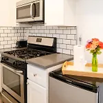 Cozy 2-Bedroom With 1-Bathroom Ideal For Small Group In Koretown