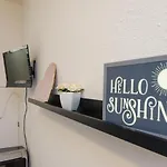 Snug Studio Apartment In The Heart Of Hollywood