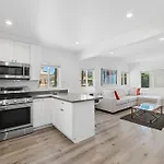 Muirfield Chic City Bungalow With Parking