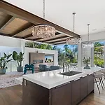 Exquisite Venice Three Bedrooms Home Marvel