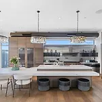 Exquisite Venice Three Bedrooms Home Marvel