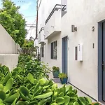 Private Rooftop 3 Bedrooms Remodeled Townhome