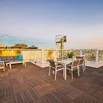 Stunning 1 Bdr 1 Bth, Pool, Jacuzzi