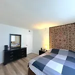 Urban Luxury In Brentwood