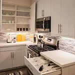 Stylish One Bedroom Apartment In The Heart Of Weho