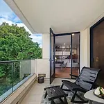 Elegant Two Bedroom Santa Monica Apartment