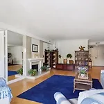 Three Bedroom Apartment With Dramatic Sunsets And Ocean Views