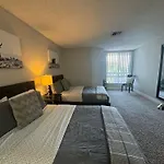 Incredible Two Bedroom Hollywood Apartments Free Parking