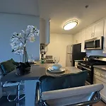 Incredible Two Bedroom Hollywood Apartments Free Parking