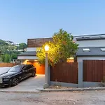 6Mil 5Br Sunset Strip Villa Jetliner Oasis