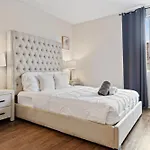 Le Reve , 5 Min To The Beach Luxury Condo