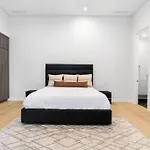 Woodland Hills Modern Dribble Den