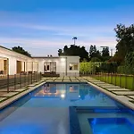 Woodland Hills Modern Dribble Den