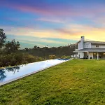 Stradella Hideaway