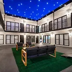 Lyfe Inn & Suites By Aga - Beverly Hills