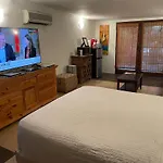 Guest House Near Universal Studios