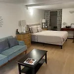 Guest House Near Universal Studios