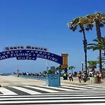 Beachside Apartment L Free Parking!