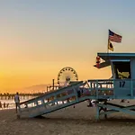 Beachside Apartment L Free Parking!