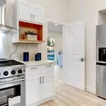Spacious 4Bed 2Bath, Gated Pool, Wi-Fi, Garage
