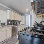 Radiant La Getaway