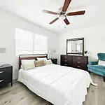 Charming 2-Br, 2-Story Home In Heart Of La - Br4