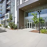 Woodland Hills Studio W Gym Pool Nr 101 Lax-830