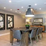 Woodland Hills Studio W Gym Pool Nr 101 Lax-830